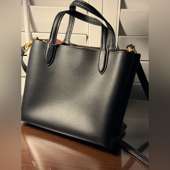 COACH Women’s Willow Black Shoulder Bag Tote - Picture 4 of 13